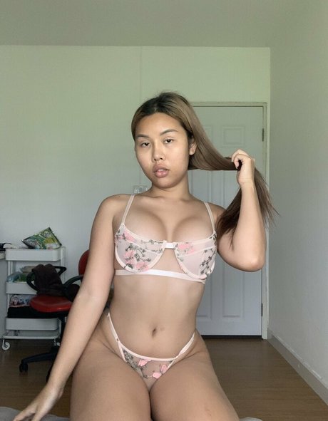 khloe2542 高品質モデル 写真