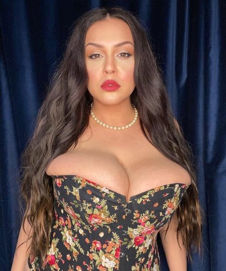 Gia Blaze ポルノスター ベスト 画像