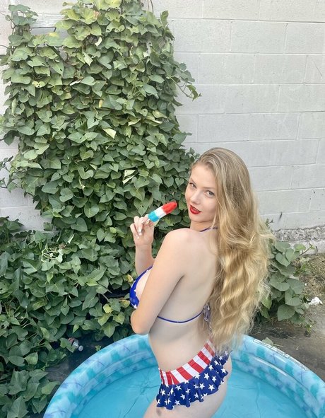 チンコを持つ女たち OnlyFans xxx 写真