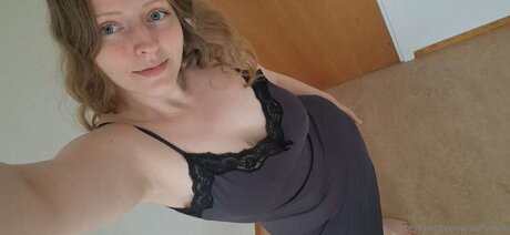 双子のOnlyFans 美しいxxx 画像