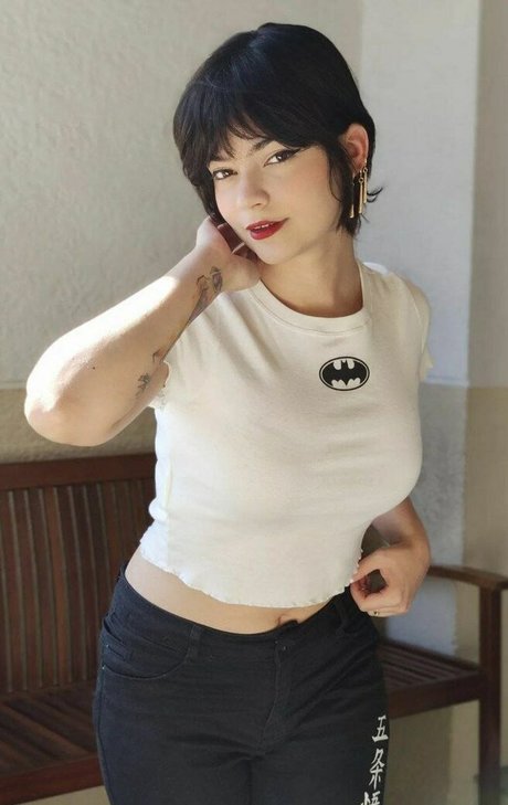 Lari Anjos セクシーモデル 画像