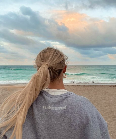 ellaredmond 素敵なモデル 画像