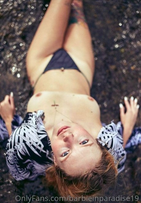 コメディアンのOnlyFans セクシー裸 画像