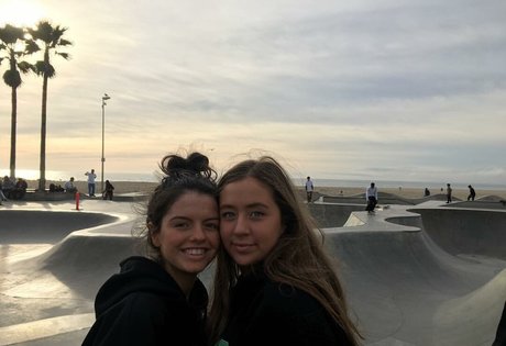 双子の姉妹OnlyFans ホットxxx 画像