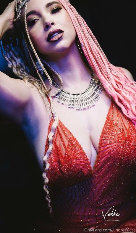 Undressjess 美しいモデル 写真