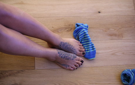 asianfootworship エロティックなスター 写真