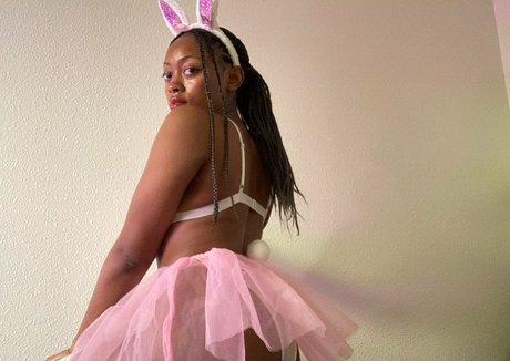 blackdelphine ポルノ女優 写真