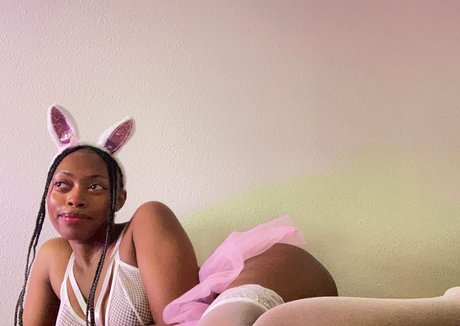 blackdelphine top profile image