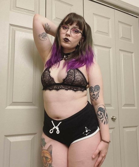 beelzebubsuwu トップモデル 画像