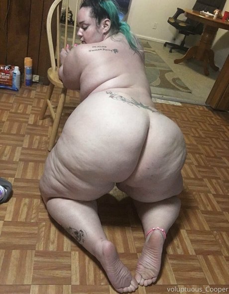 voluptuous cooper ポルノスター 画像