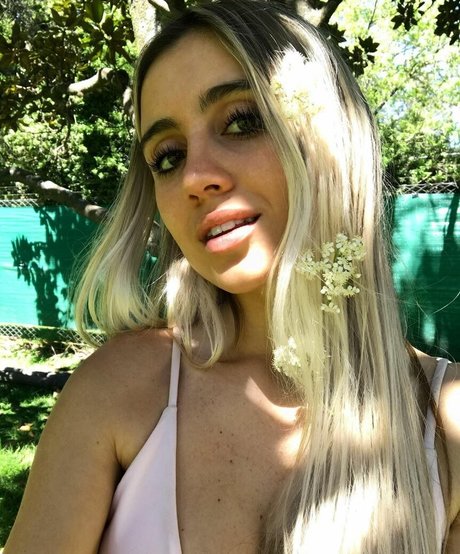 Morena Beltran ポルノスター 高品質 画像