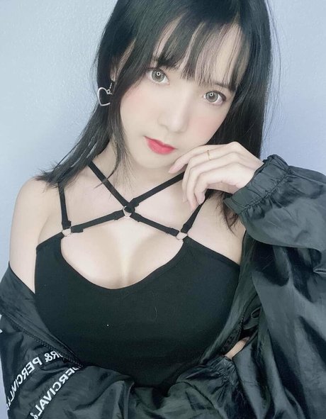 小柄なBBC OnlyFans ホットポルノ 画像