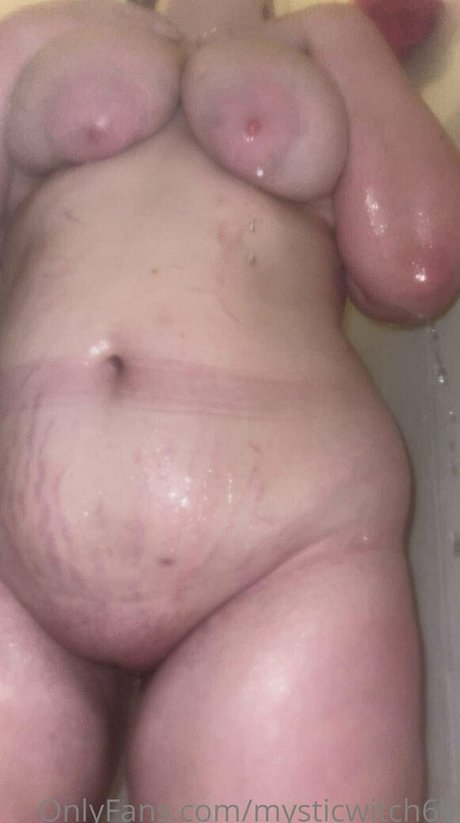 mysticwitch69 独占女優 写真