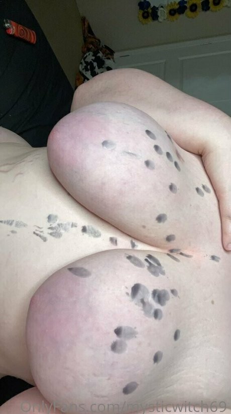 mysticwitch69 限定スター 写真