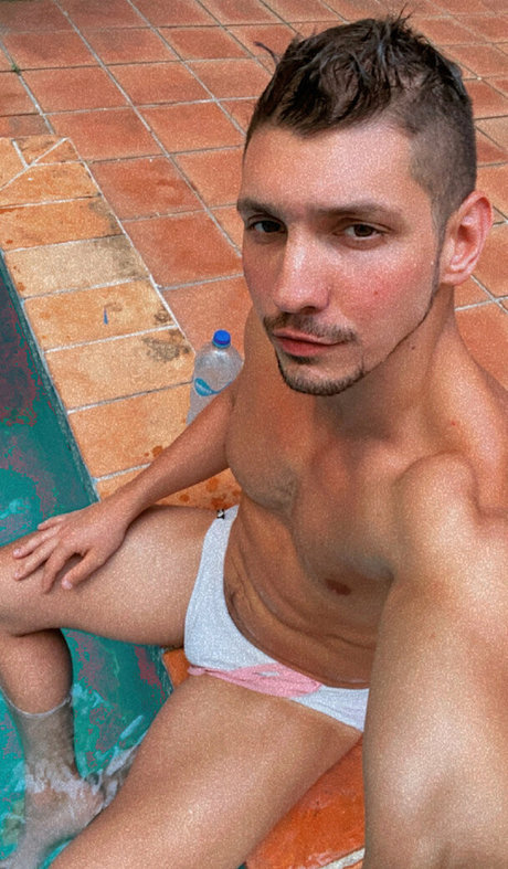 チンコを持つ女たち OnlyFans HD ギャラリー