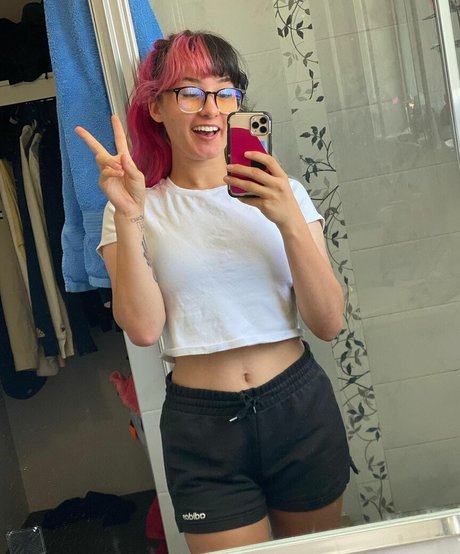 DMV オンリーファン 美しいxxx 写真