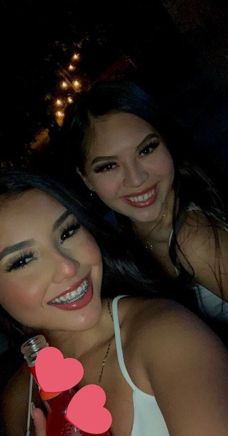 小柄なブロンドの熟女OnlyFans ホットセクシー 写真