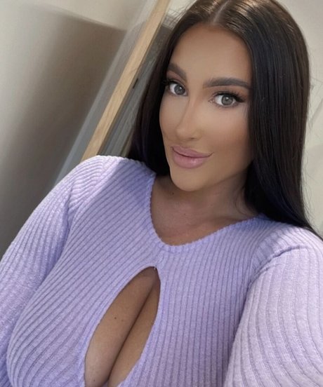 Kirstie V かわいいポルノスター 写真