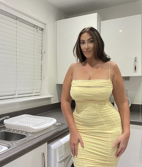 Kirstie V ポルノスター 素敵 画像