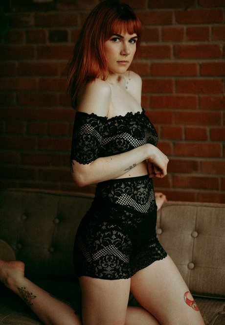 Rosemoontv セクシーなポルノスター 写真