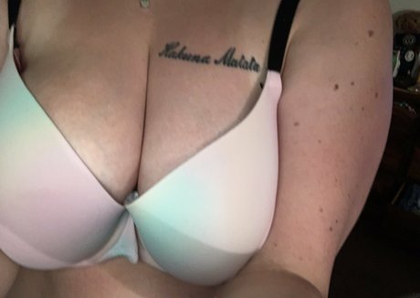 興奮した熟女OnlyFans HD 画像