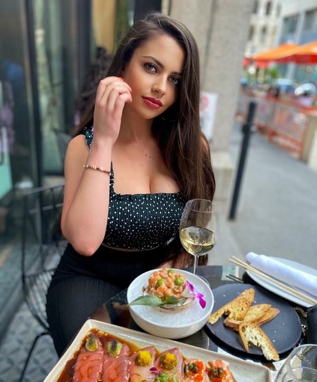 Victoria Boiadgieva 裸のスター 写真