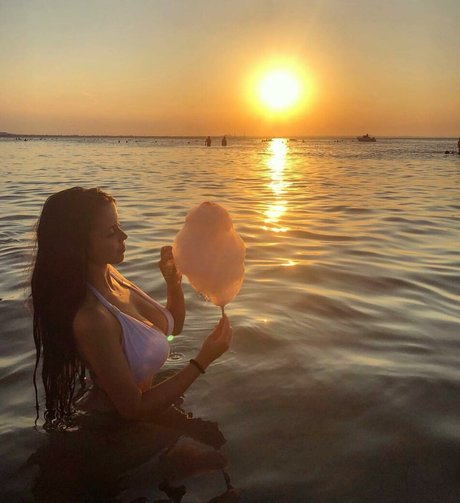 Victoria Boiadgieva ポルノスター 無料 写真