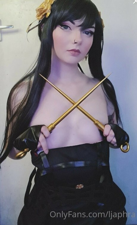 コスプレ フェムボーイ オンリーファンズ ヌード 写真