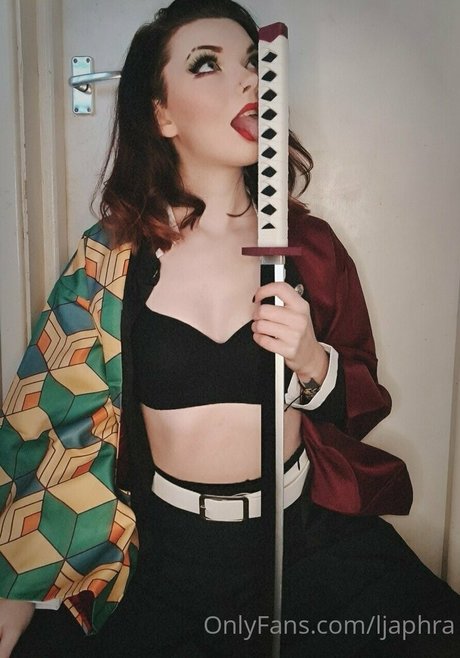 Louise Julie トップスター 写真