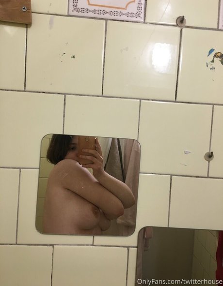 アジアの女性支配OnlyFans エロチック 写真
