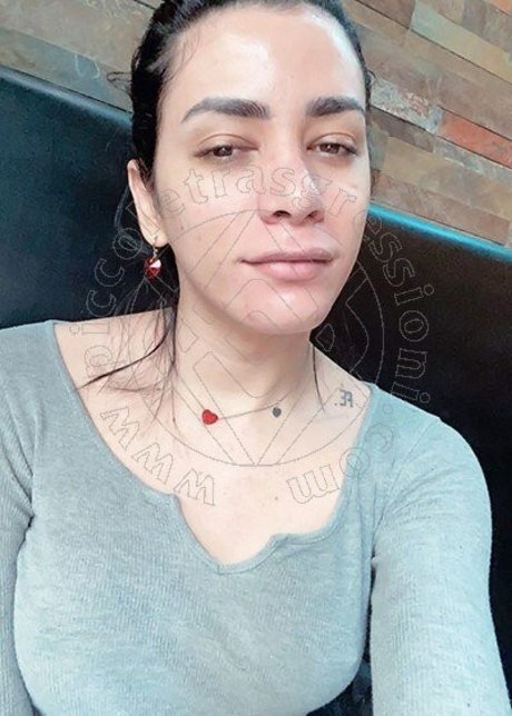 Nicole Lonning スター ヌード 画像