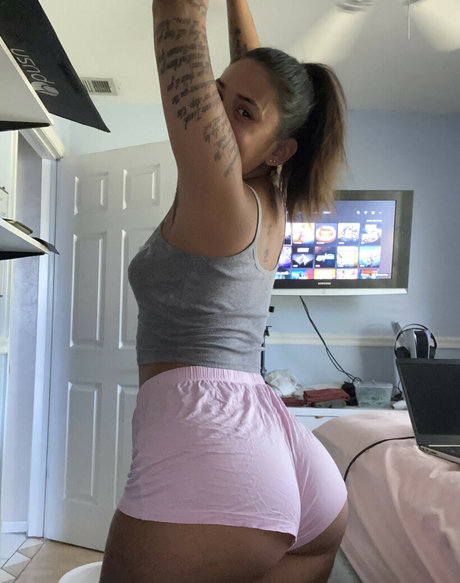 Yas Or Nathali Nostades モデル 写真