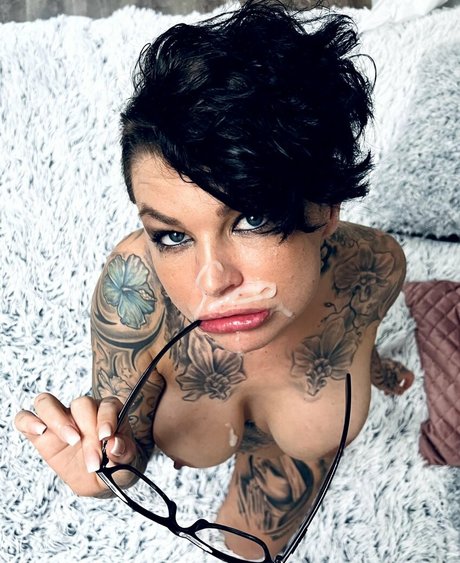 巨乳のマンコOnlyFans 美しいヌード 写真