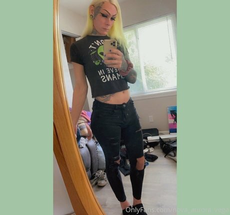 nova aurora vega ポルノモデル 画像