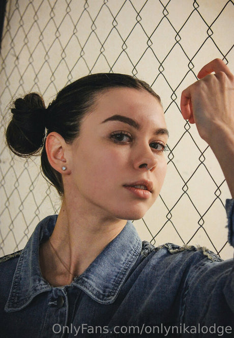 ビキニストリップOnlyFans セクシーヌード 写真