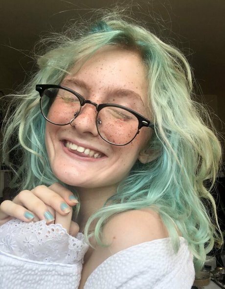 cherrylolli sfw ポルノモデル 写真