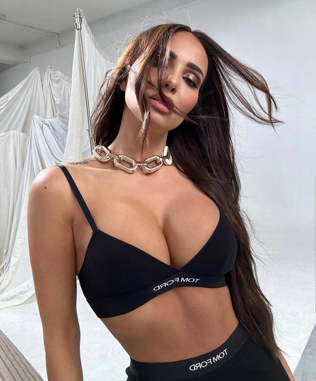 Nikoleta Lozanova ポルノスター セクシー 写真