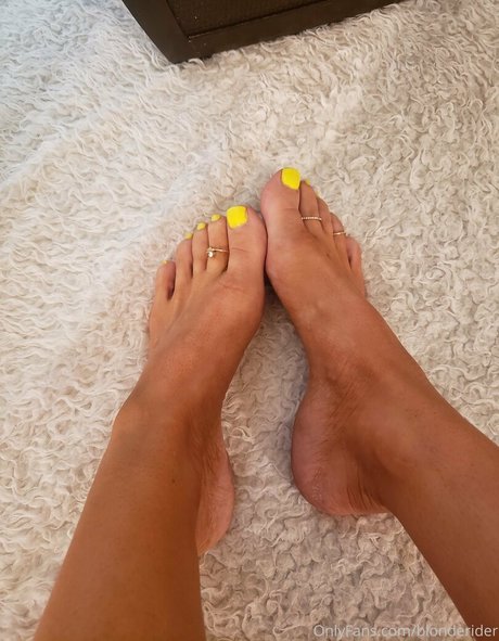 blonderider スター 裸 写真