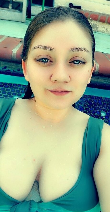 its allinthethighs ポルノスター 写真