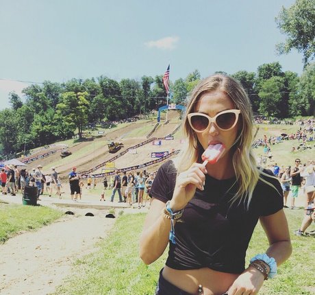 Jakki Farmer ヌードモデル 写真