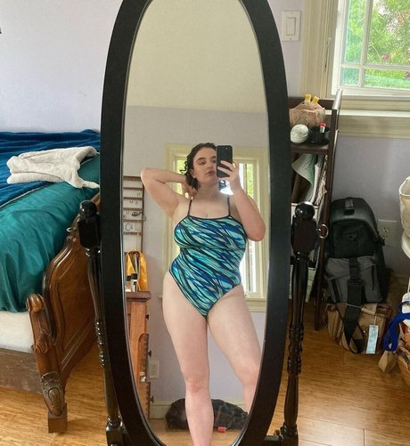 Alida Roos ヌード女優 画像