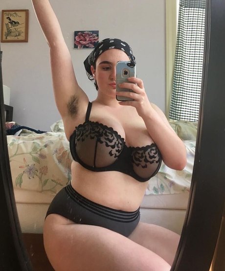 Alida Roos ポルノモデル ギャラリー