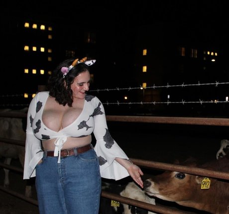 Alida Roos 独占スター ギャラリー