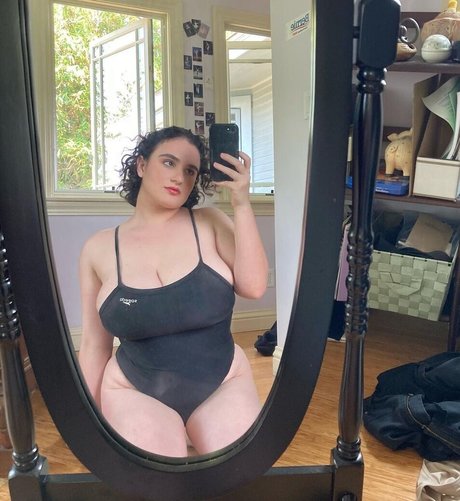 Alida Roos 裸の女優 画像