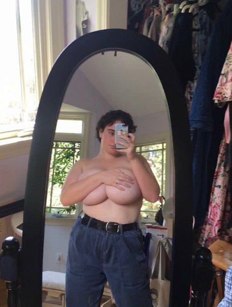 Alida Roos 裸のスター アーカイブ