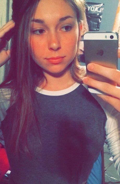 erinashfordofficial スター 写真