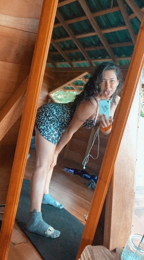 erinashfordofficial スター 裸 写真