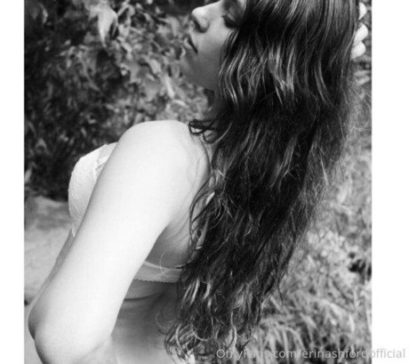 erinashfordofficial セクシーモデル 画像
