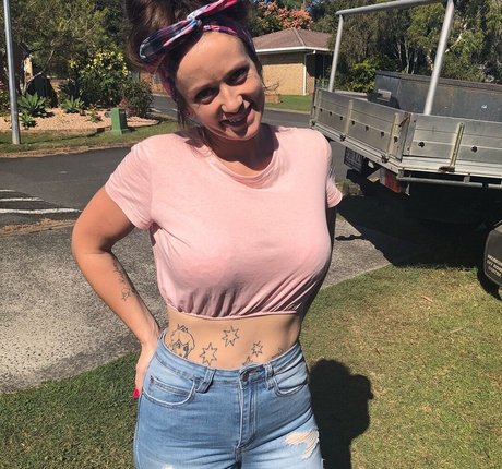 ブロンドオンリーファン 無料裸 写真