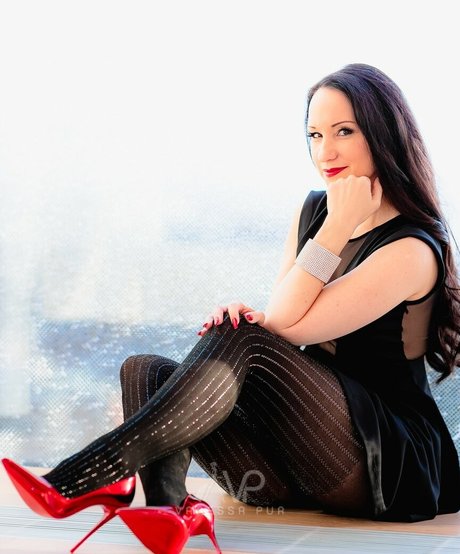 Miss Vanessa Pur ポルノスター 裸 写真